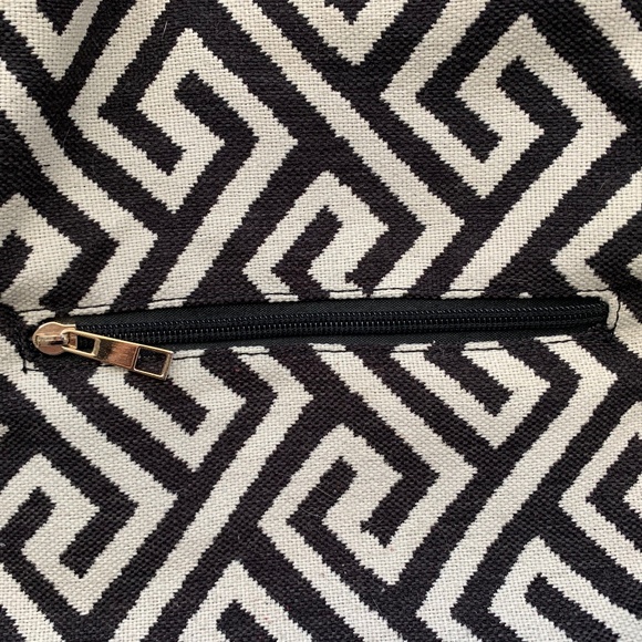 Black & Cream Geometric Canvas Shoulder Bag w/ Gold Hardware - Picture 8 of 13